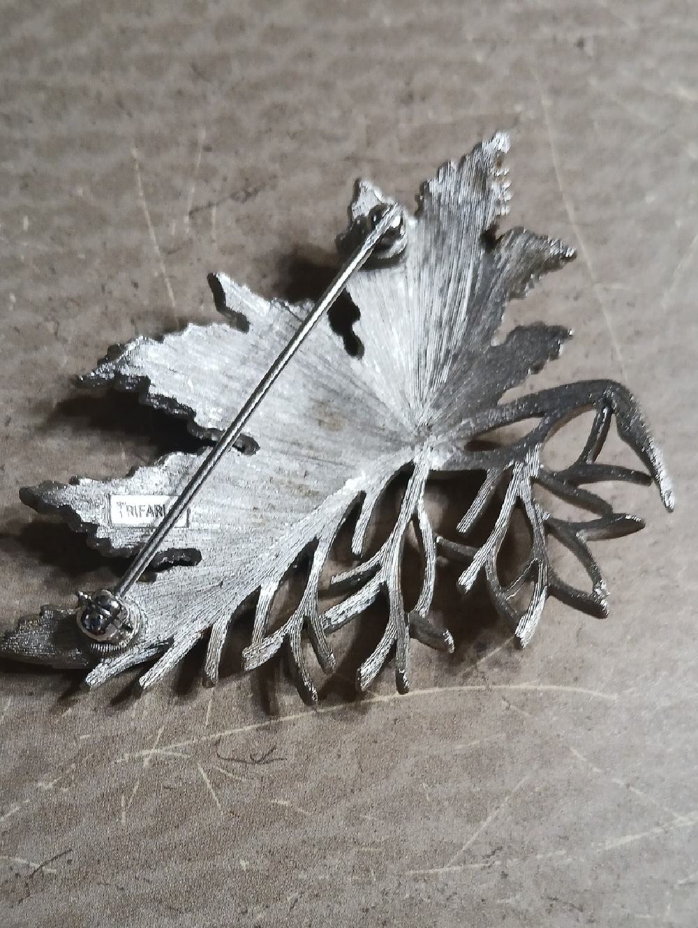TRIFARI Silver Leaf Brooch - Picture 5 of 5